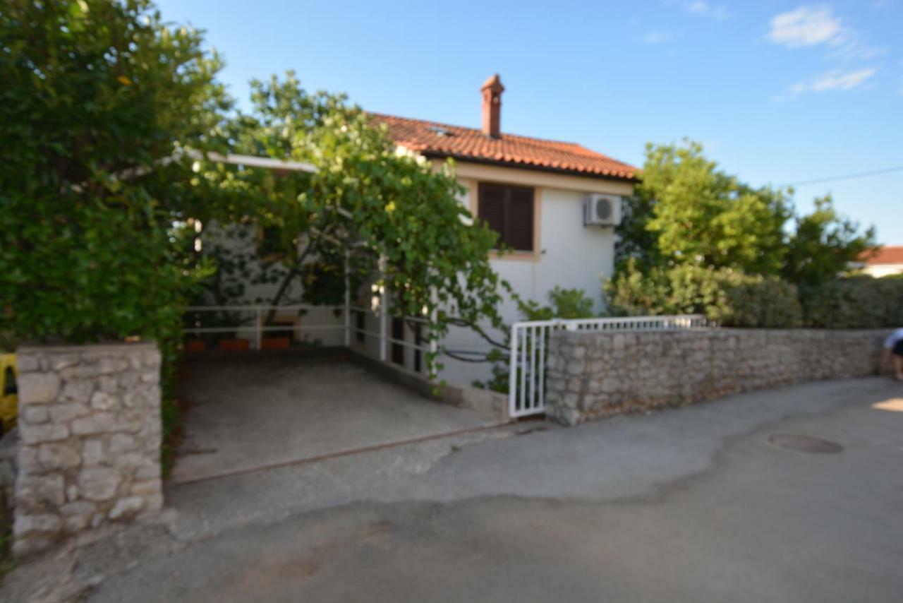 Ksenija Apartment Kornić Екстериор снимка