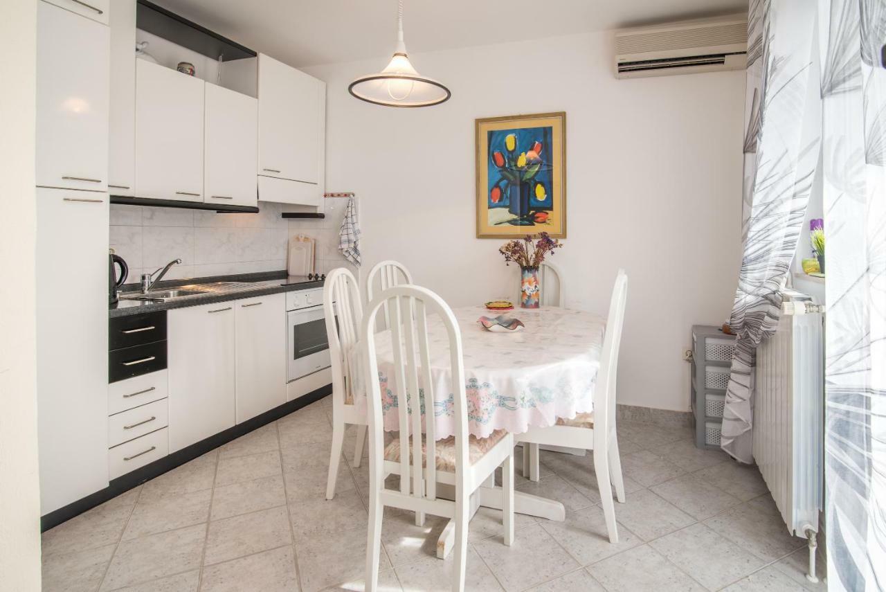 Ksenija Apartment Kornić Екстериор снимка